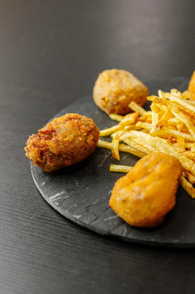 Croquetas cremosas caseras con patatas de El Bessó